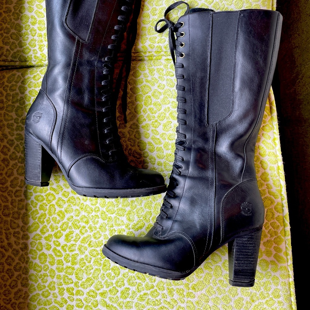 Timberland black gen leather lace up boots with side zip.👢